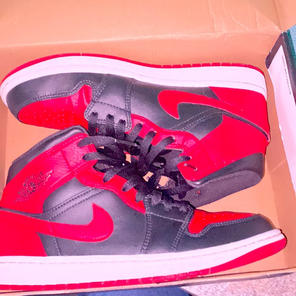 Jordan 1 Mid